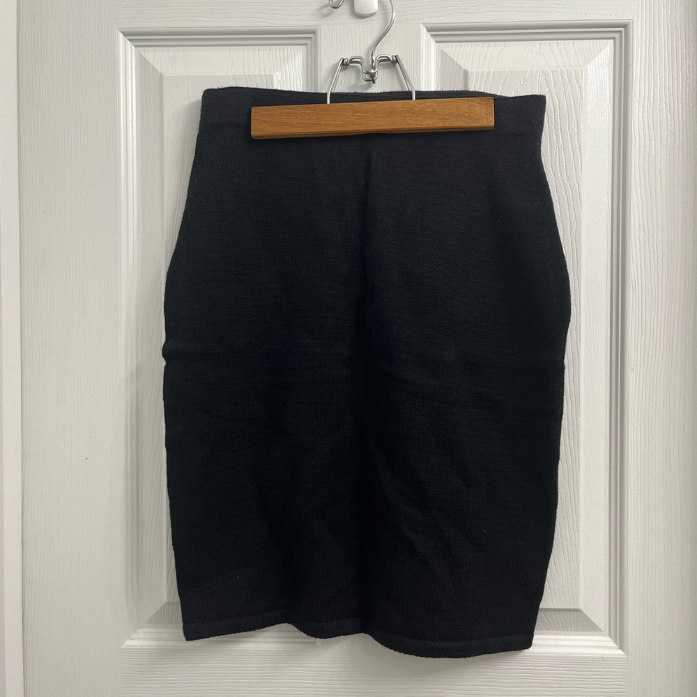 Ann Taylor Black Knee-Length Pencil Skirt